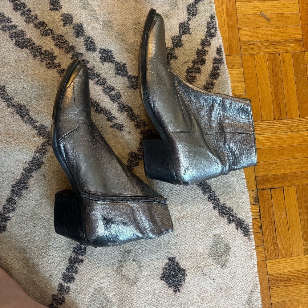 Early 2010s toyshop Real Leather silver cowboy booties